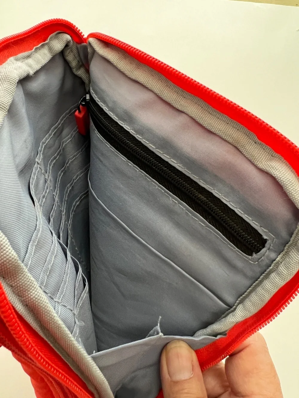IHKWIP XL Everyday Essentials Crossbody  Blood Orange